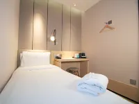 Changi Transit Hotel - Terminal 1 Отели рядом с достопримечательностью «Парк Пасир-Рис»