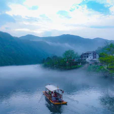 CloudDream Forest Hotel