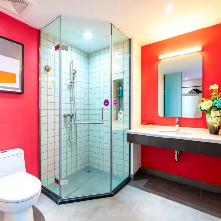 Mengjing Rainbow Hotel (Kunming Station Huancheng South Road Subway Station)