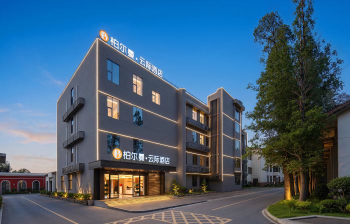 Platinum Hotel Yunji