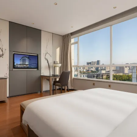 Jiayi International Hotel (Xingfu Road Xiangyang Railway Station)