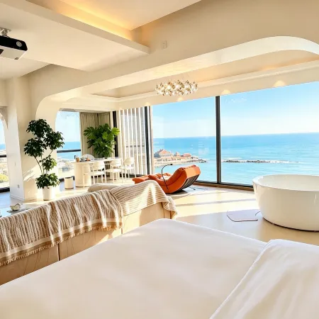 Time of Island Scenic Apartment (Gold Coast Luogjia Temple)