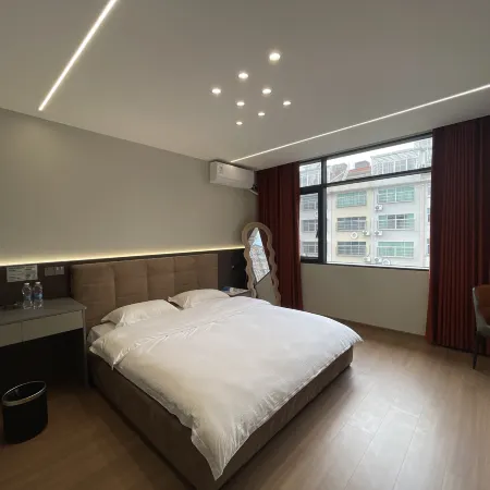 Zhouning Cheng Stadium Shurui Homestay