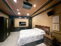 Luxury 2BR Retreat in Kerrisdale | Near DT & YVR - Bed & Breakfasts