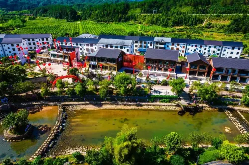 南源市集飯店 - 山景