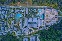 Nandian Banshan Hot Spring Hotel - Hot Springs
