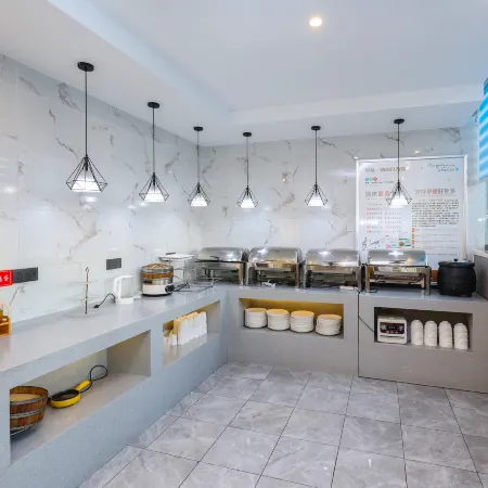 Qingmu Select Hotel (Jurong Baohua Xianlin Avenue Yuanboyuan Branch)