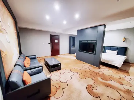 Suifenhe Yunweishengjia Hotel (High Speed Railway Station) Отели рядом с достопримечательностью «Suifenhe Center Square»