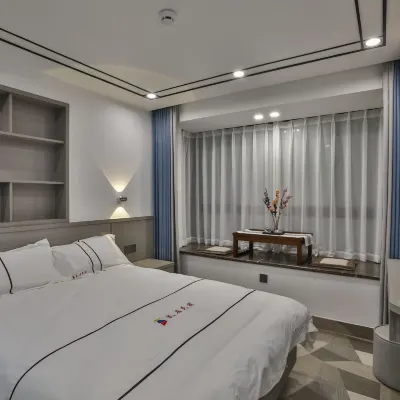 Shuiguan B&B Hotels near The Ancient Town of Chongwu