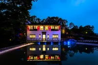 Flower Hotel · Fengzeyuan Hotel (Xidi Scenic Area Store) Hotels in Qianxian