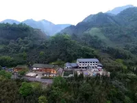 Yujing Longcang Leisure Inn Hotels near Table Mountain Flower Valley Forest Stargazing Camp