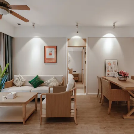 Tomorrow’s Stars Surfing Seaview Apartment (Wanning Riyue Bay Store)