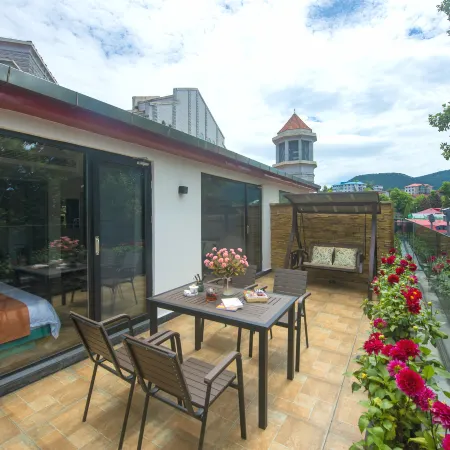 Lushan Yunlian Hotel (Guling Street Cableway Upper Platform)