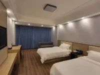 G.C Royal Hotel Hotels near Independence Arch