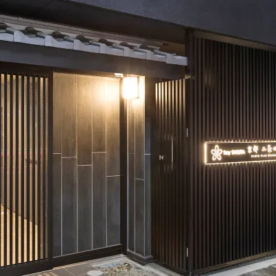 Stay Sakura Kyoto Nijo Seasons Hotel dekat Kastil Nijo