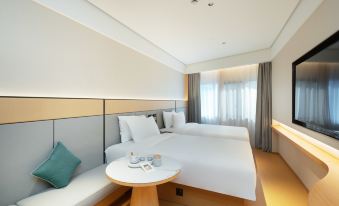 JI Hotel (Shanghai Zhenbei Road Subway Station)