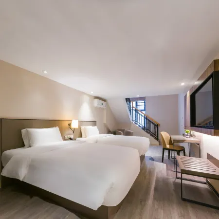Home Inn Plus (Qingdao Yinchuan West Road, Qingdao University)