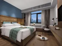 Yat house (Guangzhou Shangxiajiu Changshou Road Subway Station Store) Hotels near Li Wan