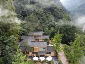 Qingcheng Mountain several mountain houses