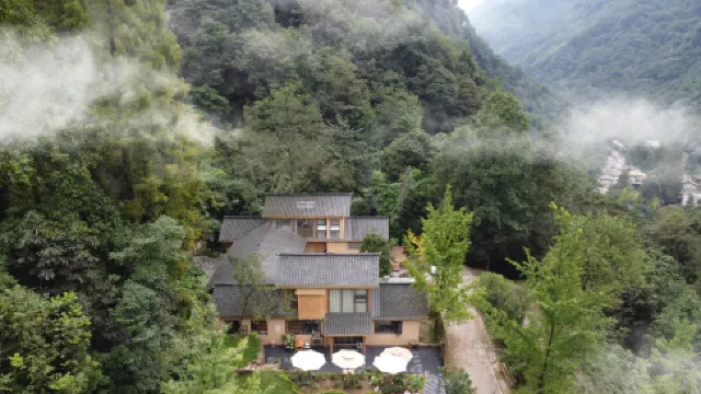 Qingcheng Mountain several mountain houses