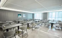 Baiyu Eiffel Hotel (Tianshui City Government Central Plaza)