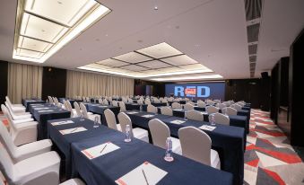 Radisson RED Xuzhou Yunlong Lake