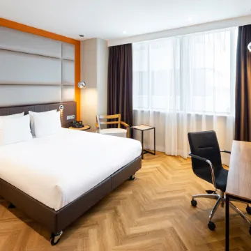 Holiday Inn AMSTERDAM - ARENA TOWERS by IHG Отели рядом с достопримечательностью «Зяудост»