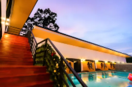 Fresh Resort Pattaya Hotels near Pattaya Floating Market