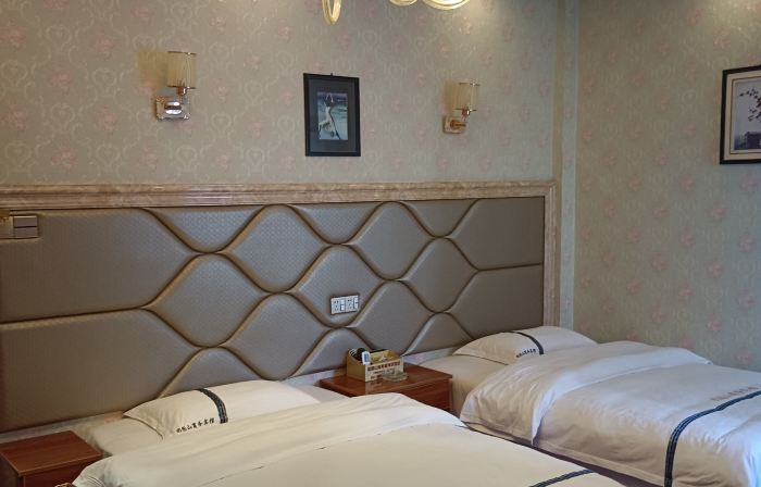 Xifeng Tuanyuan Mountain Business Hotel