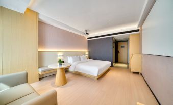 Chenfeng Yipin Hotel (Jiujiang Railway Station Changhong Overpass)