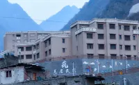 LAN·Qiangju Homestay (2 Courtyard)
