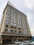 Chonpines Hotel Hotel dekat Mazhang Public Station