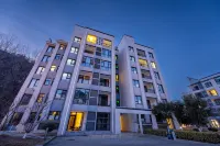 Luoyang Elegant Aerial Garden Hotel (Laojunshan Scenic Area Branch)