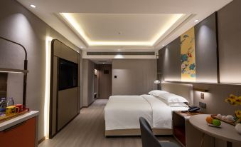 Yicheng Hotel (Guilin Liangjiang Sihu East and West Lane)