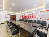 Aksu Nguyen Hotel فنادق في أكيسوشي