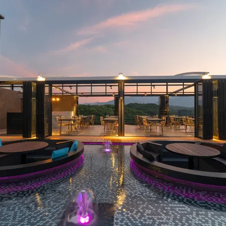 Two Y Hotel