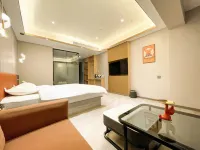 Liangjiang Huaxuan Hotel