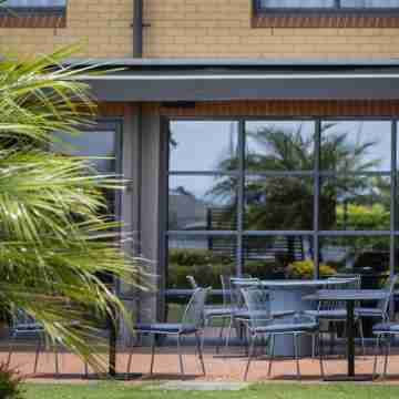 Mercure Sydney Blacktown Hotel Exterior