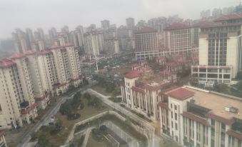 Platinum Man Yunshe Hotel (Huaxi University City Qunsheng Dazhihui Branch)