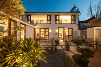 Hongcun Wanfujing Business Resort Hotel