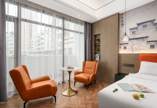 엘 임프레션 호텔의 깔끔한 객실