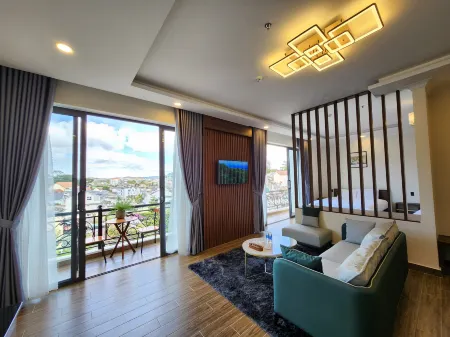 K'Sol - Hotel & Apartment Отели рядом с достопримечательностью «Bao Dai's Summer Palace»