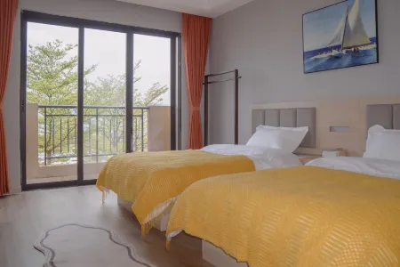 No. 66 Dongwan Bar Homestay ( East Bay Yacht Club Branch) Отели рядом с достопримечательностью «Shili Yintan (Shili Silver Beach)»