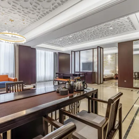 SUPERIOR HOTEL
