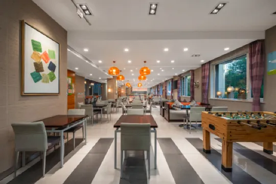 Holiday Inn Express SHANGDI  BEIJING by IHG Отели рядом с достопримечательностью «Summer Palace»