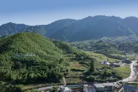 Yunshang Grassland Anji Yinxuanyuan Holiday Homestay Hotels near Cloud Skywalk