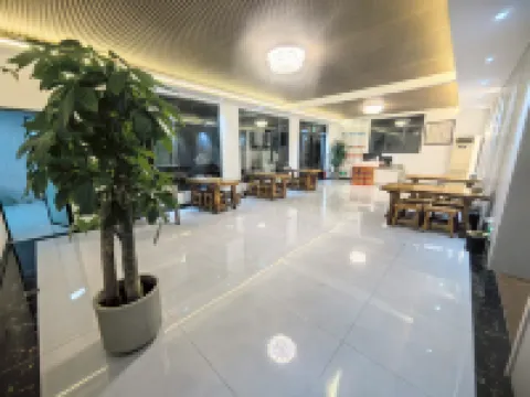 Yishantingyu Homestay (Qingdao North Road)
