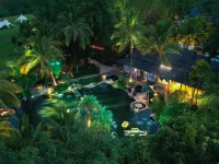 Xishuangbanna Peacock Valley Hot Spring VILLA Resort Hotele w: Jinghong
