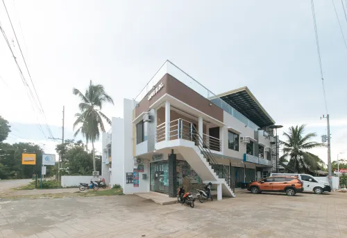 RedDoorz @ Happy Stay Apartelle