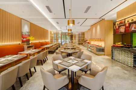 Novotel Shenzhen Bantian Отели рядом со станцией Pinghu Railway Station